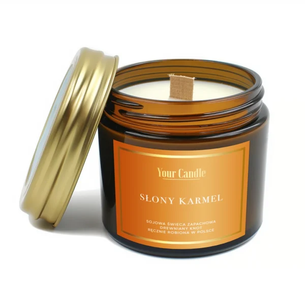 ŚWIECA SOJOWA ZAPACHOWA Z DREWNIANYM KNOTEM SŁONY KARMEL 120 ml – YOUR CANDLE SuryaPrema